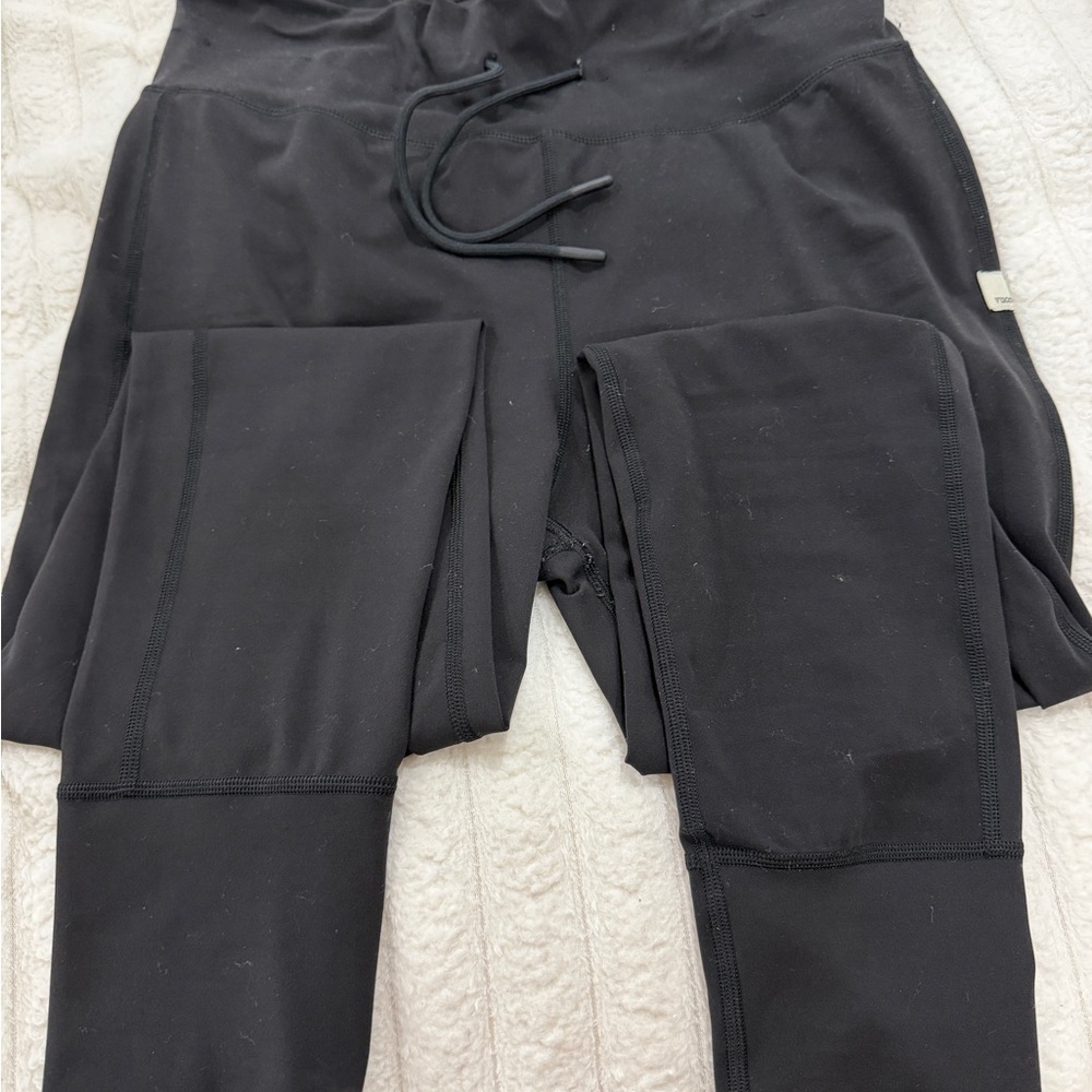 Vuori Women's Black Leggings